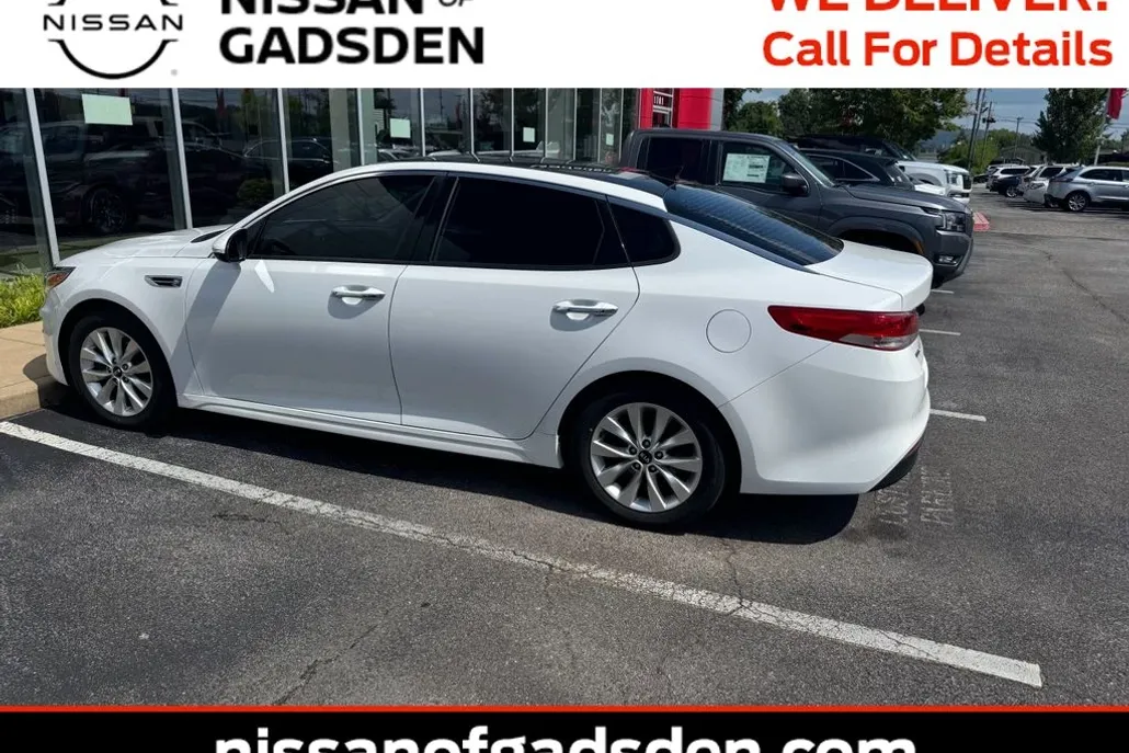 2016 Kia Optima EX photo 1