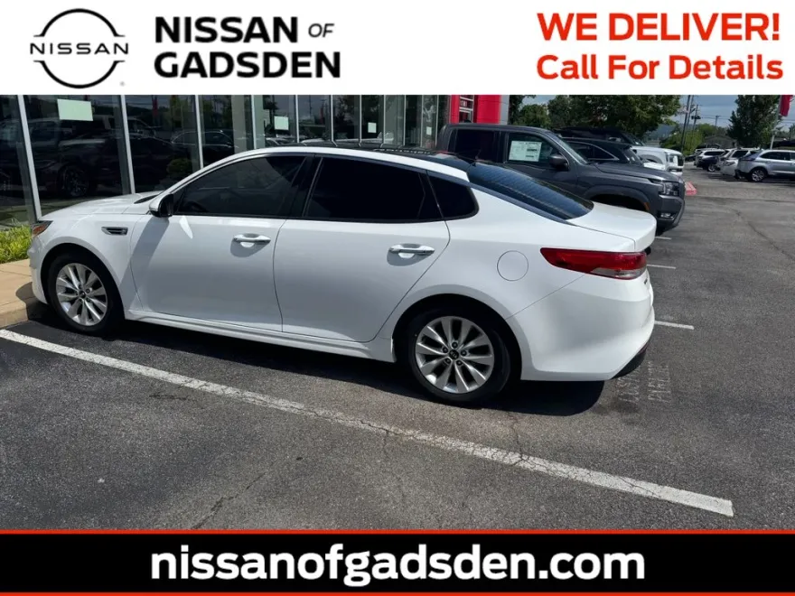 2016 Kia Optima EX photo 1