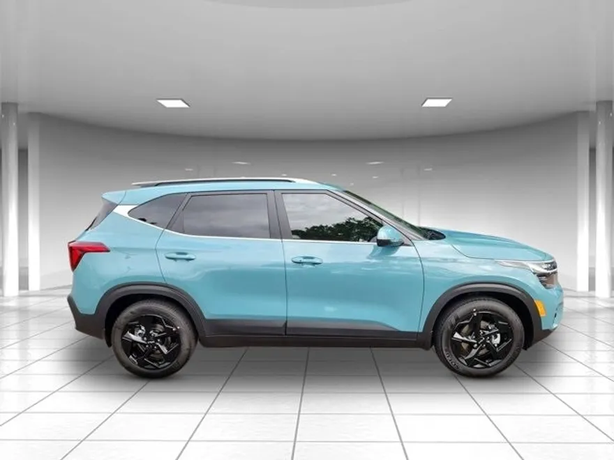 2026 Kia Seltos EX photo 1