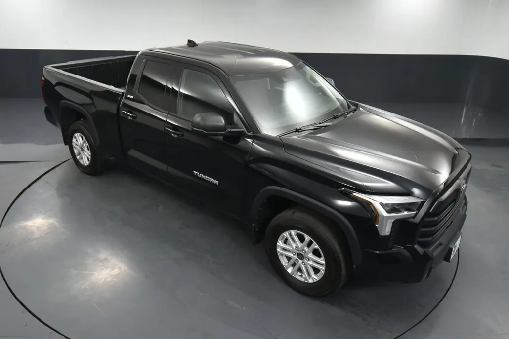 2023 Toyota Tundra SR5 photo 1