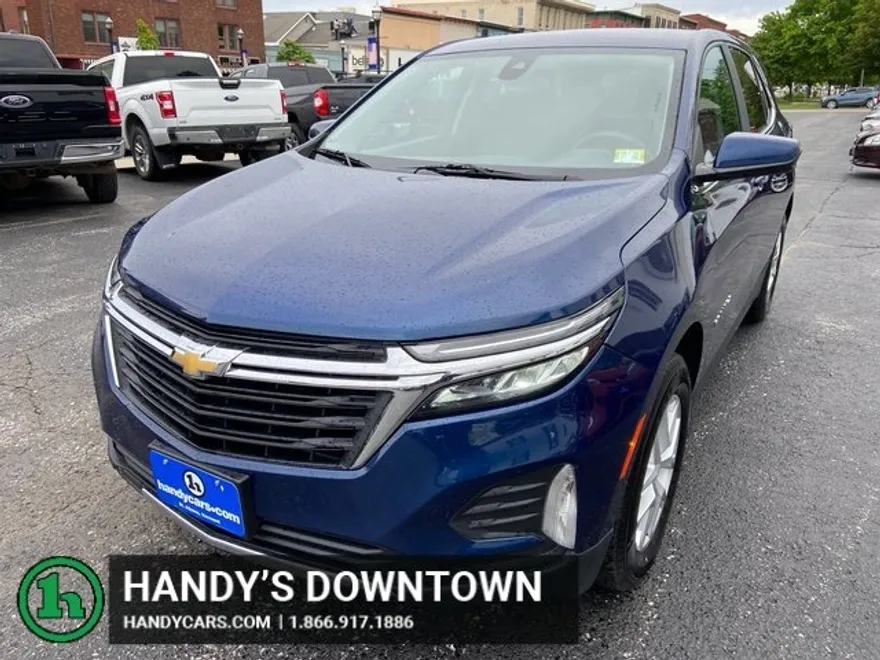 2022 Chevrolet Equinox LT photo 1