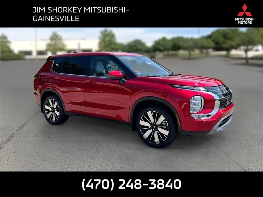 2025 Mitsubishi Outlander SE photo 1
