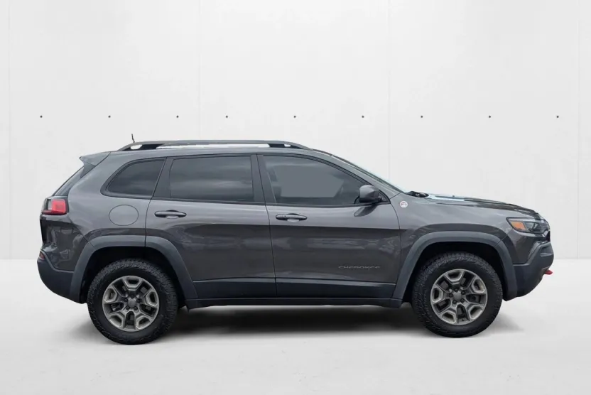 2019 Jeep Cherokee Trailhawk Sport photo 1