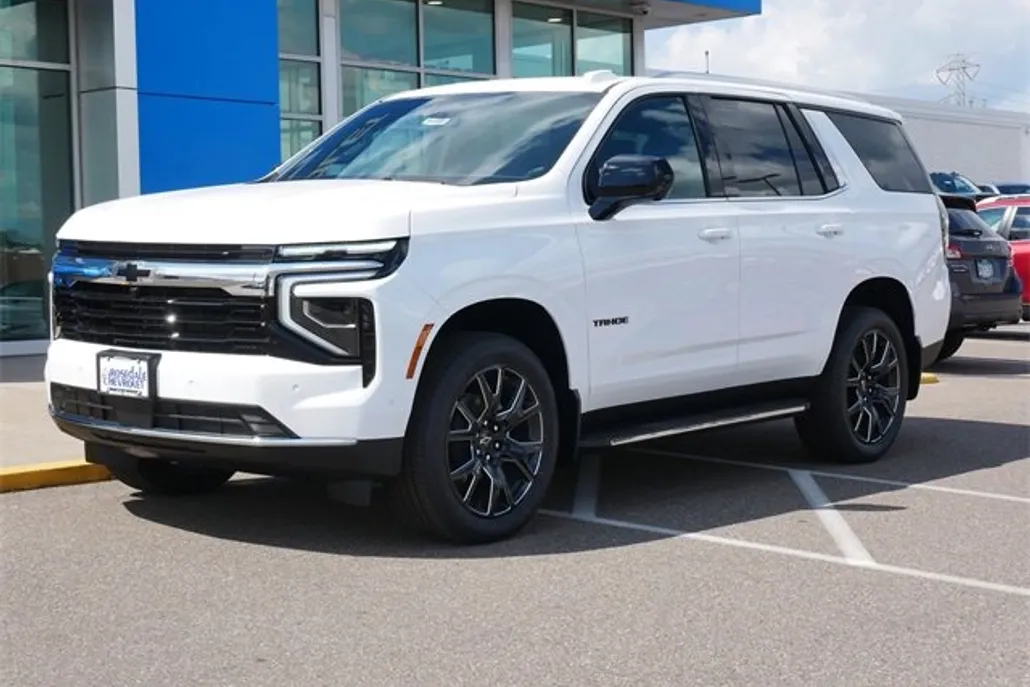 2025 Chevrolet Tahoe LS photo 1