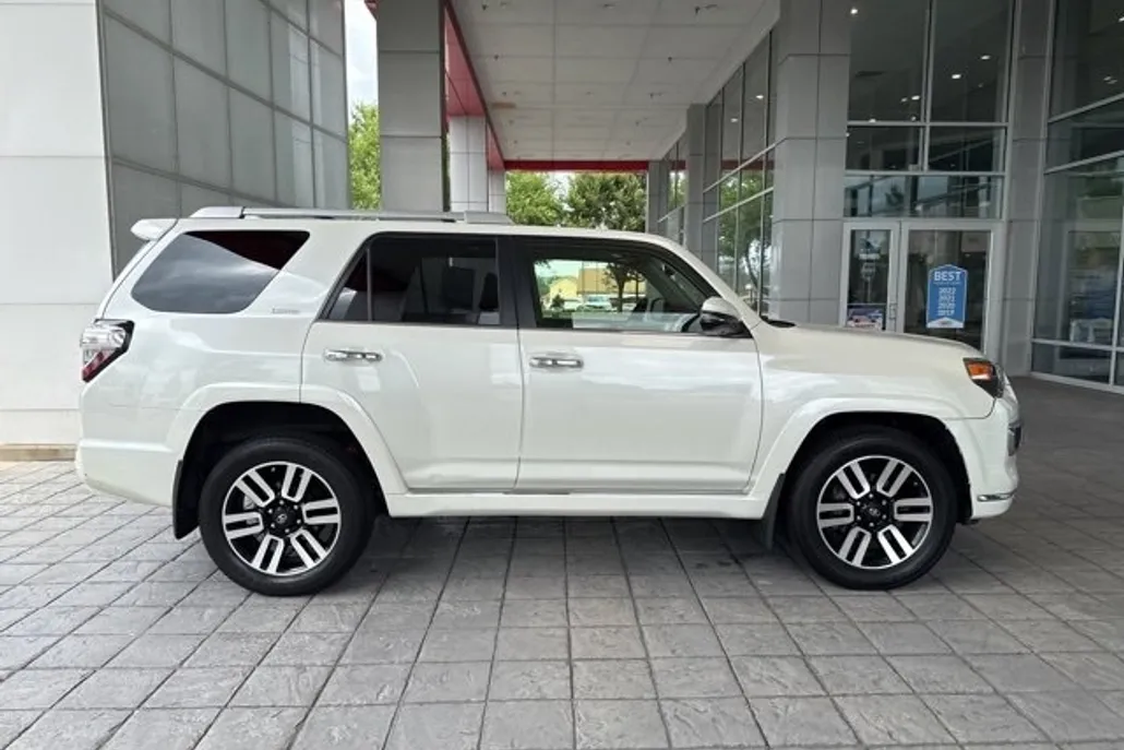 2021 Toyota 4Runner Limited photo 1