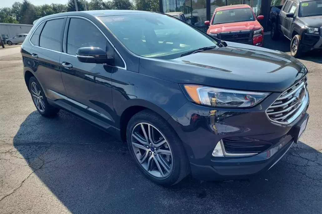 2021 Ford Edge Titanium photo 1
