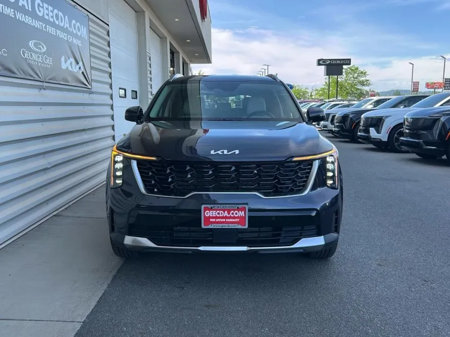 2025 Kia Sorento S photo 1