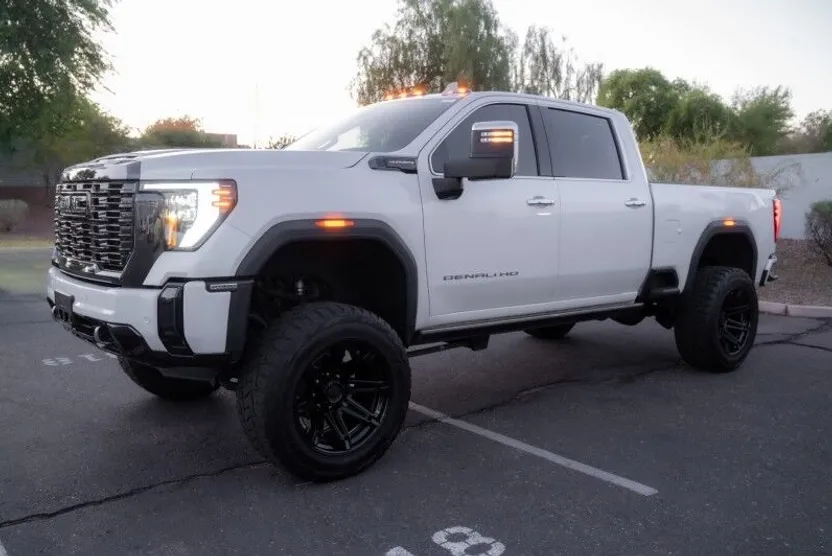 2024 Gmc Sierra HD Denali Ultimate photo 1