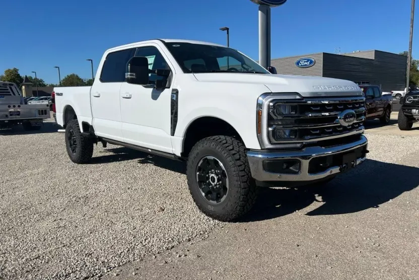 2026 Ford F-250 Lariat photo 1