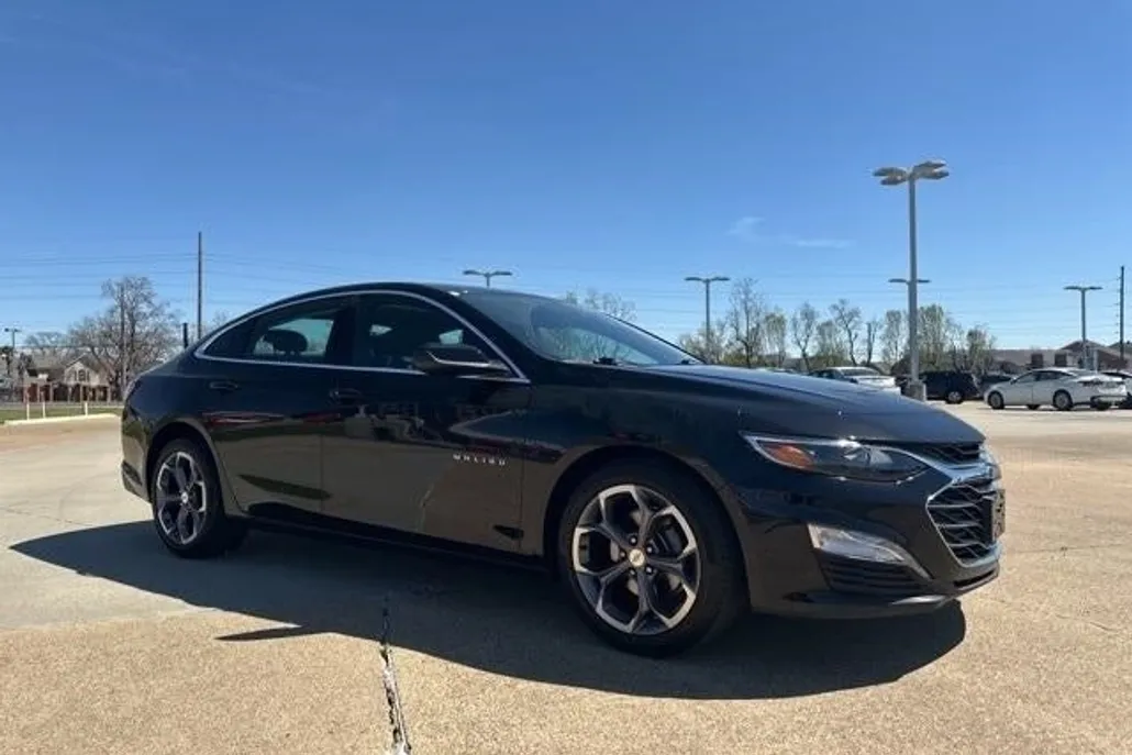 2022 Chevrolet Malibu 1LT photo 1