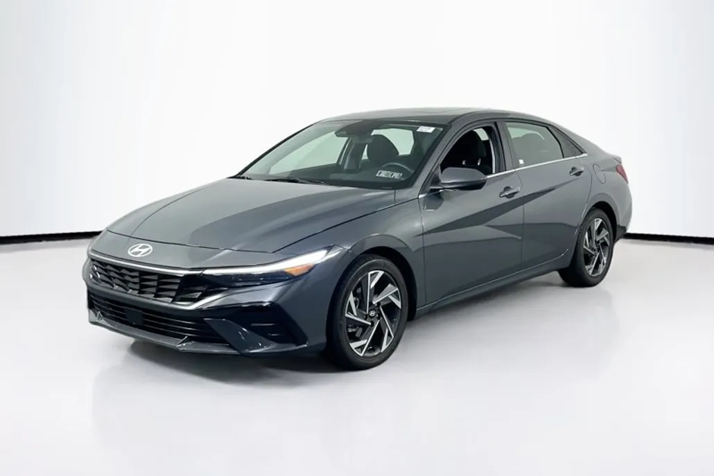 2024 Hyundai Elantra SEL Convenience photo 1