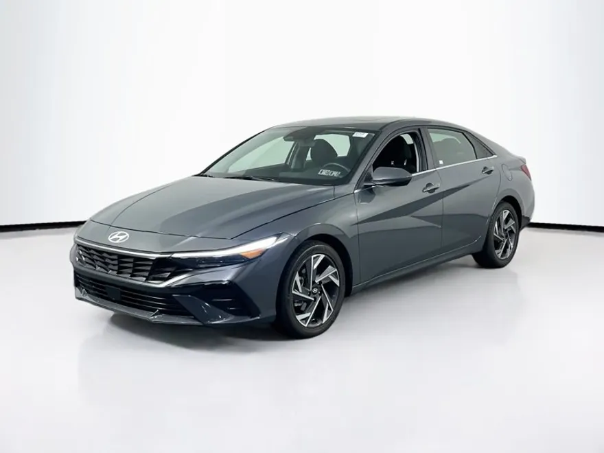 2024 Hyundai Elantra SEL Convenience photo 1