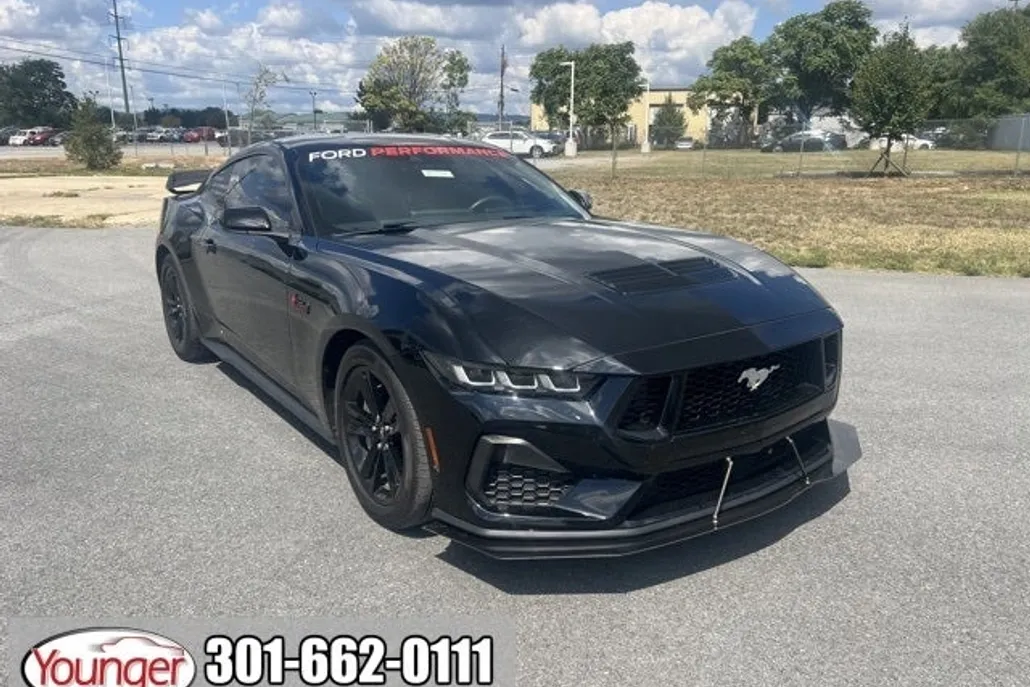 2024 Ford Mustang GT photo 1