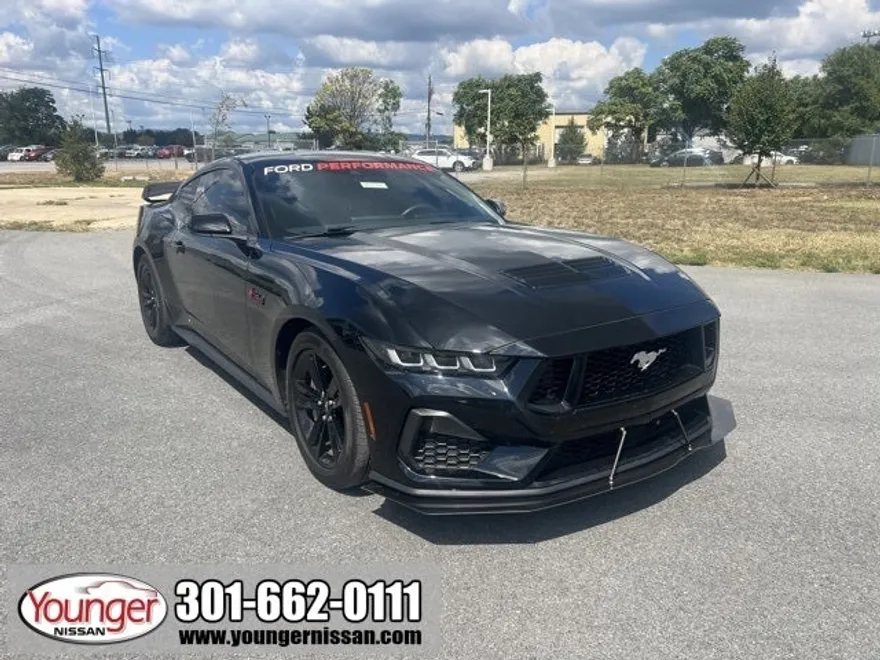 2024 Ford Mustang GT photo 1
