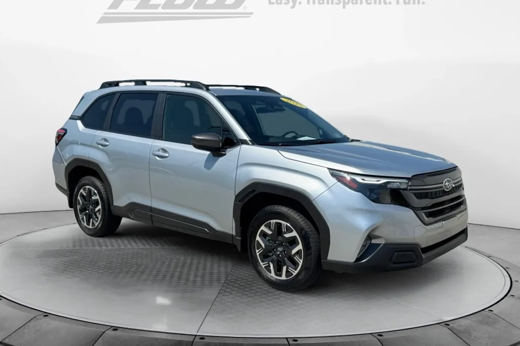 2025 Subaru Forester Premium Base photo 1