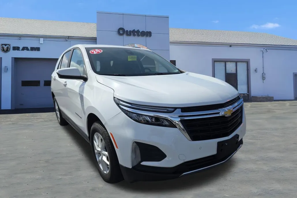 2024 Chevrolet Equinox LT photo 1