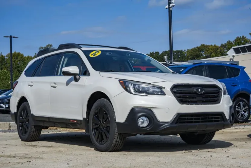 2018 Subaru Outback 2.5i Limited photo 1