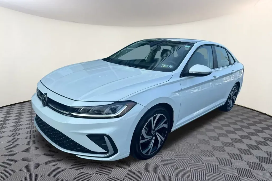 2025 Volkswagen Jetta 1.5T SEL photo 1