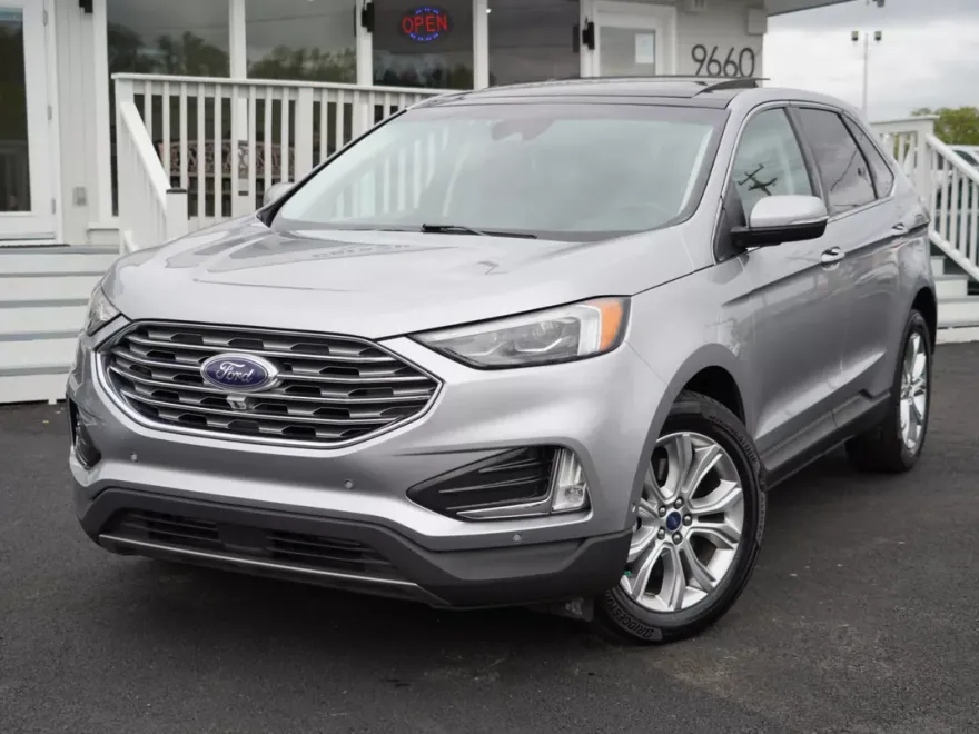 2020 Ford Edge Titanium photo 1