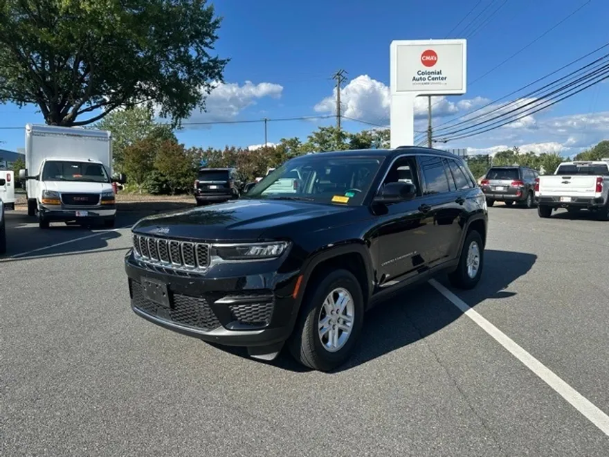 2022 Jeep Grand Cherokee Laredo photo 1