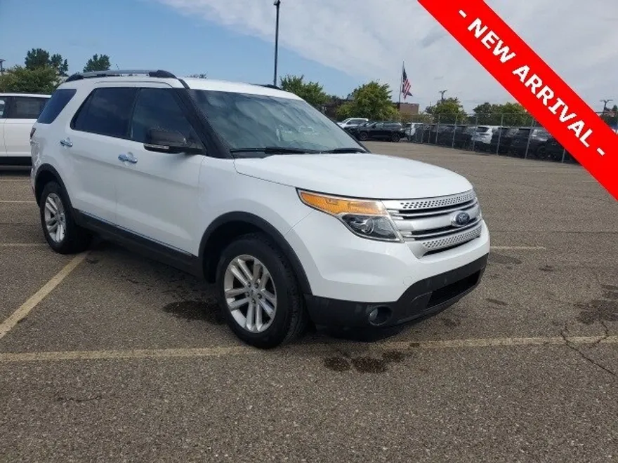2015 Ford Explorer XLT photo 1