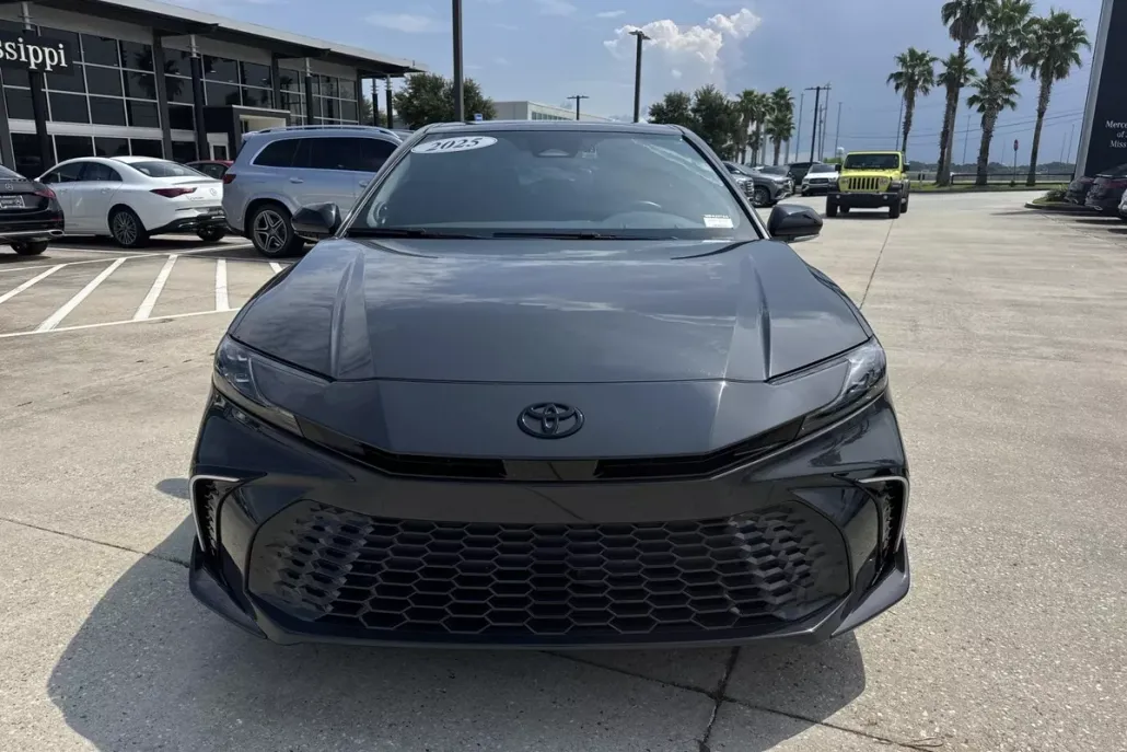 2025 Toyota Camry XSE photo 1