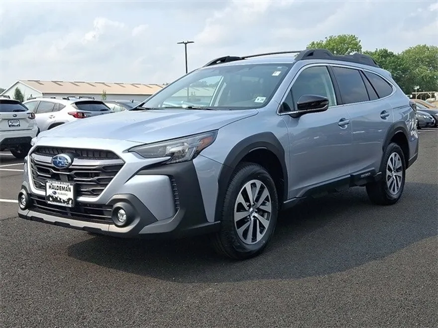 2024 Subaru Outback Premium photo 1