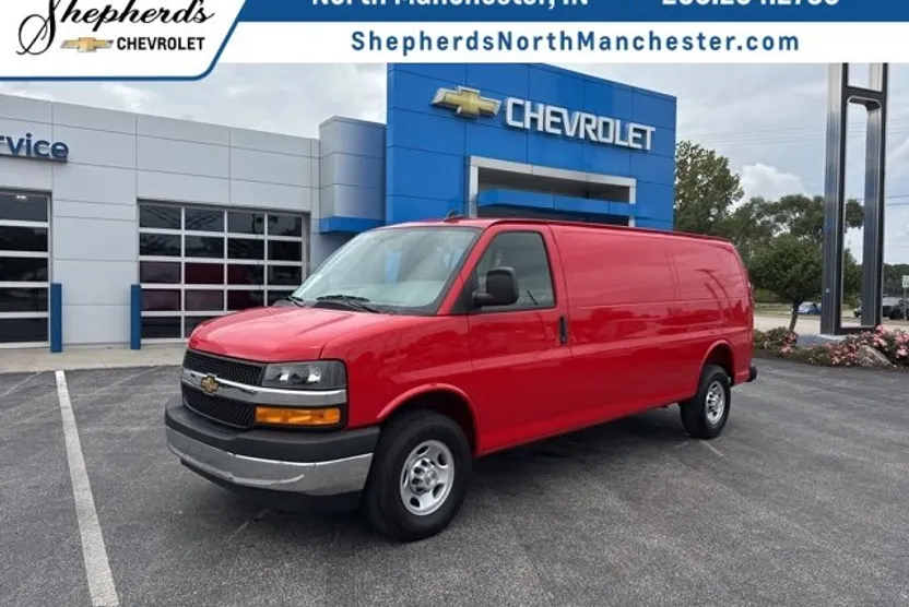 2025 Chevrolet Express Cargo 3500 photo 1