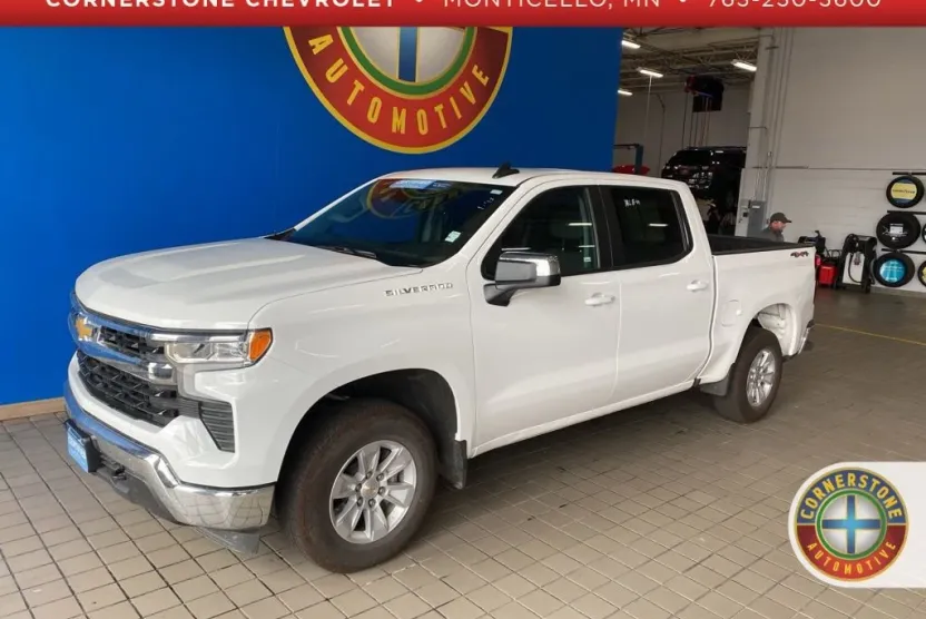 2025 Chevrolet Silverado 1500 LT photo 1