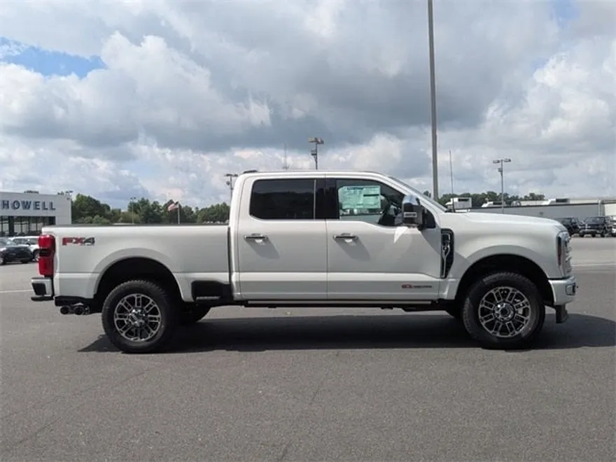 2025 Ford F-250 photo 1