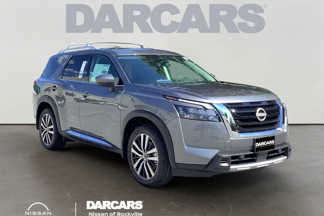 2025 Nissan Pathfinder Platinum photo 1