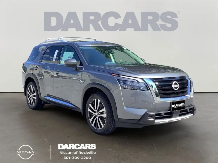 2025 Nissan Pathfinder Platinum photo 1
