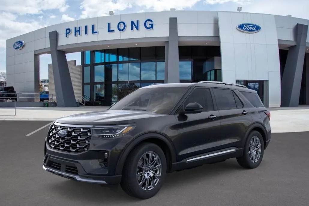 2025 Ford Explorer Platinum photo 1