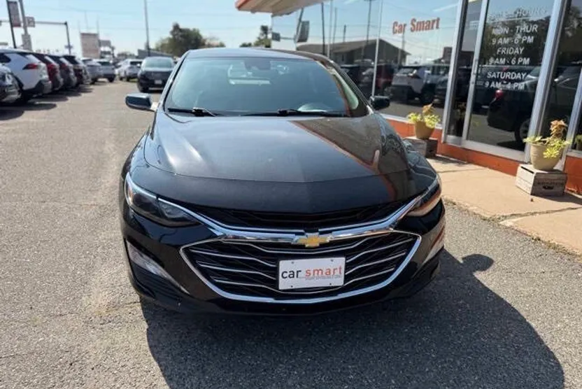 2023 Chevrolet Malibu 1LT photo 1