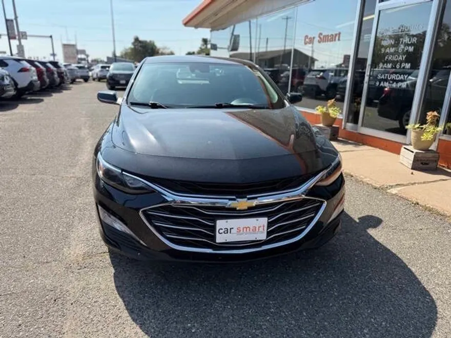 2023 Chevrolet Malibu 1LT photo 1