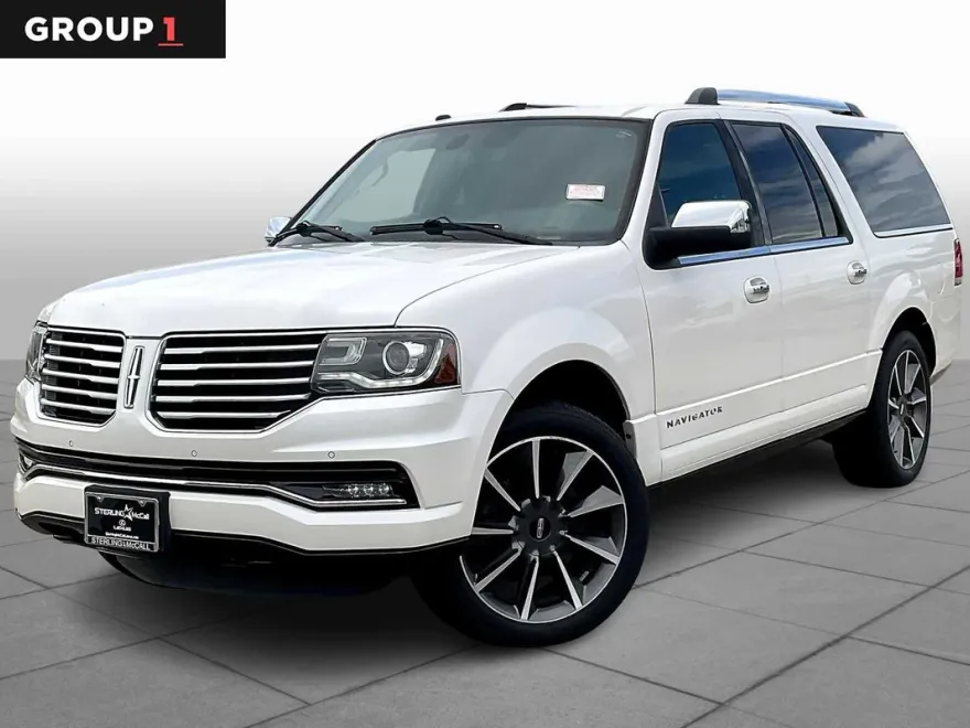 2017 Lincoln Navigator L Reserve photo 1