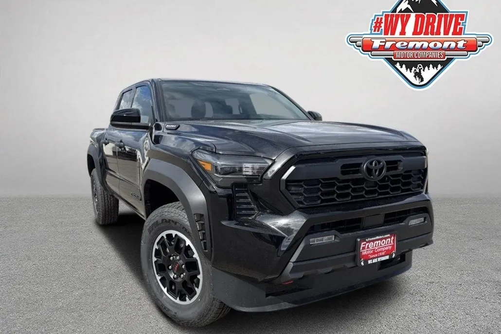 2025 Toyota Tacoma TRD Off-Road photo 1