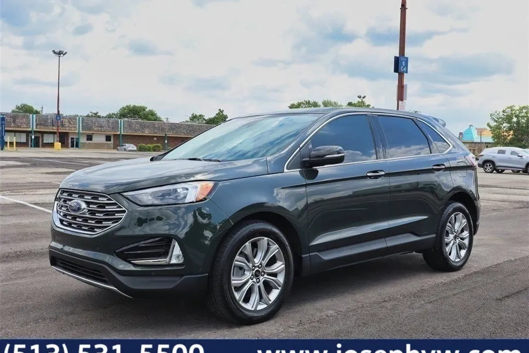 2024 Ford Edge Titanium photo 1