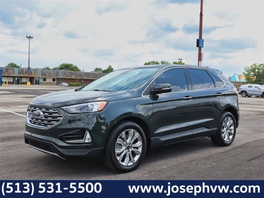 2024 Ford Edge Titanium photo 1