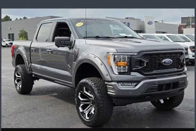 2023 Ford F-150 XLT photo 1