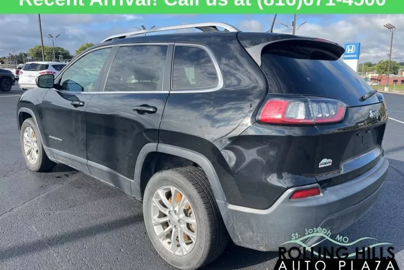 2019 Jeep Cherokee Latitude photo 1