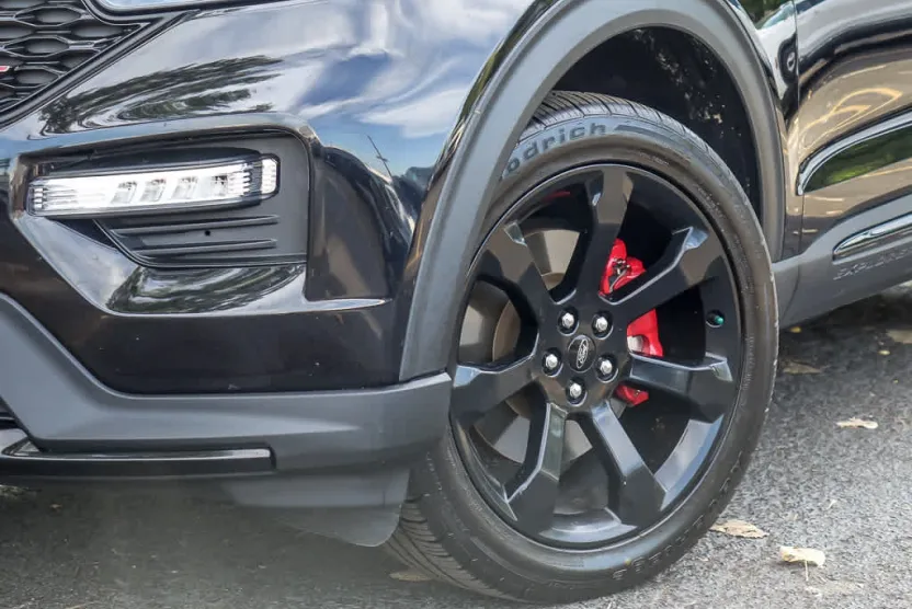 2022 Ford Explorer ST photo 1