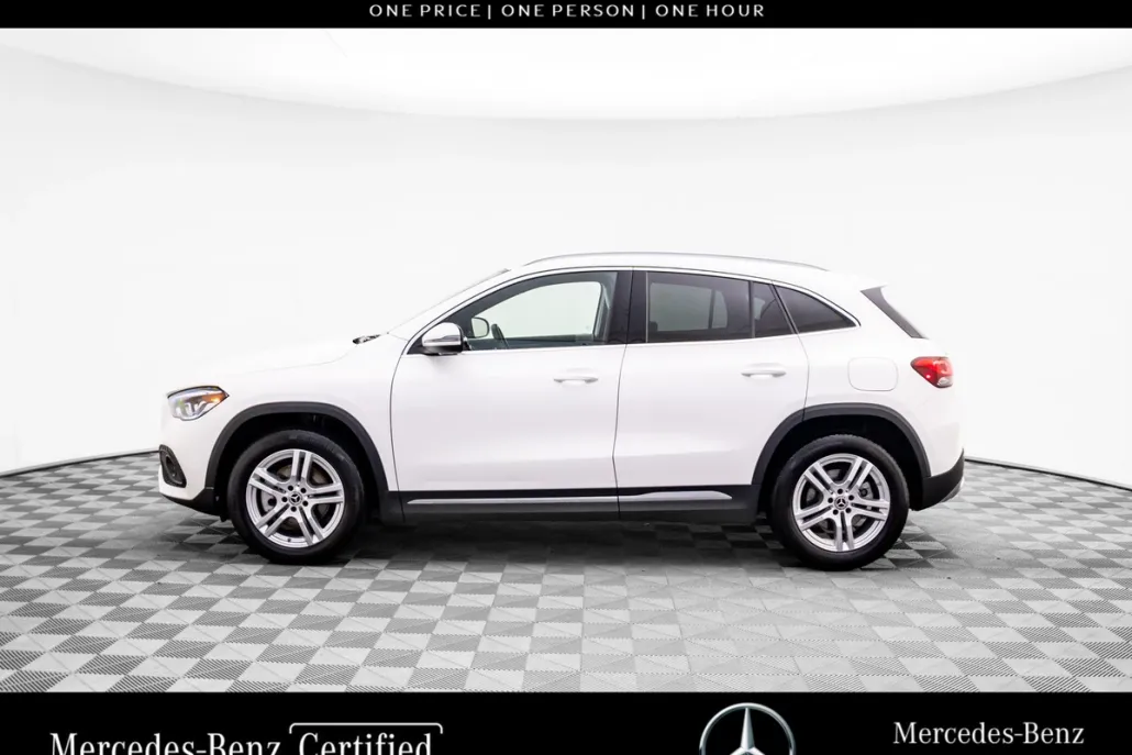 2023 Mercedes Benz GLA 250 4MATIC photo 1