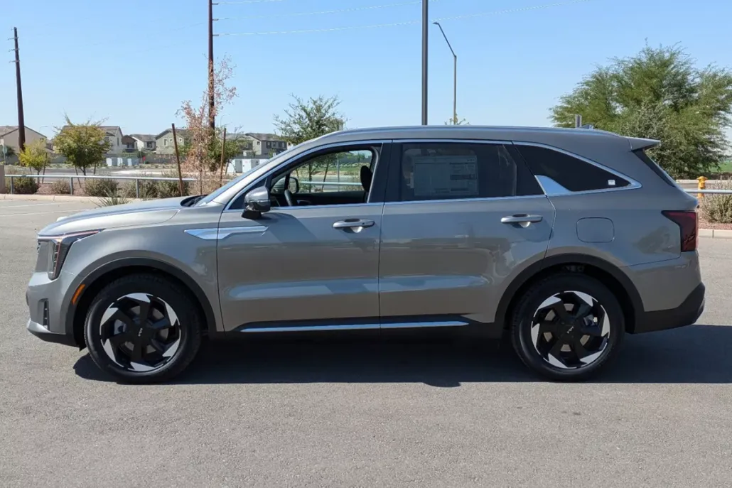 2025 Kia Sorento EX photo 1