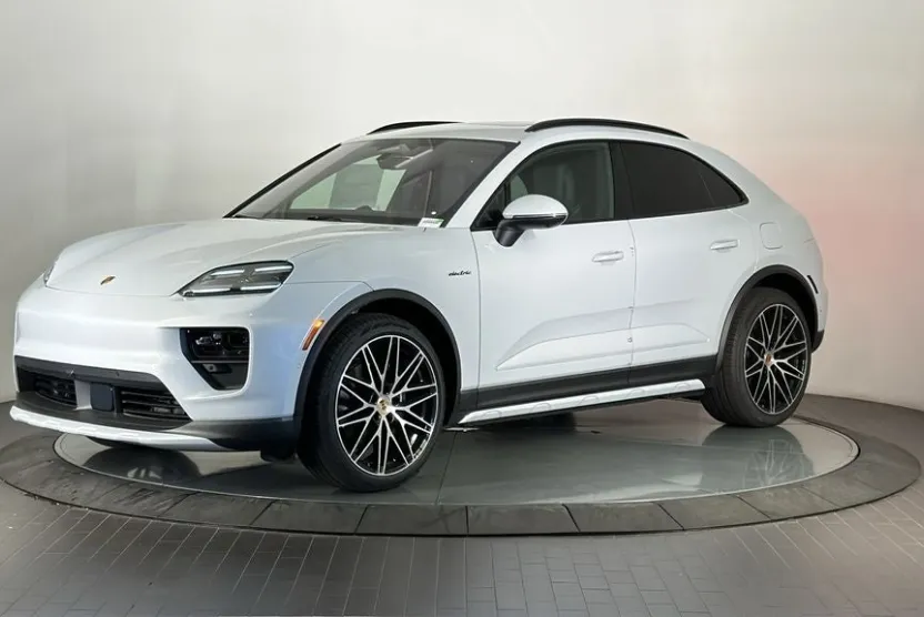2025 Porsche Macan Electric photo 1