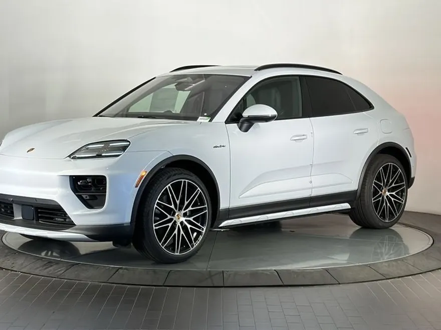 2025 Porsche Macan Electric photo 1