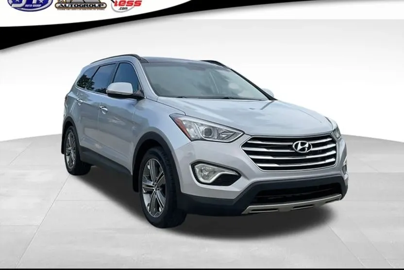 2014 Hyundai Santa Fe GLS photo 1