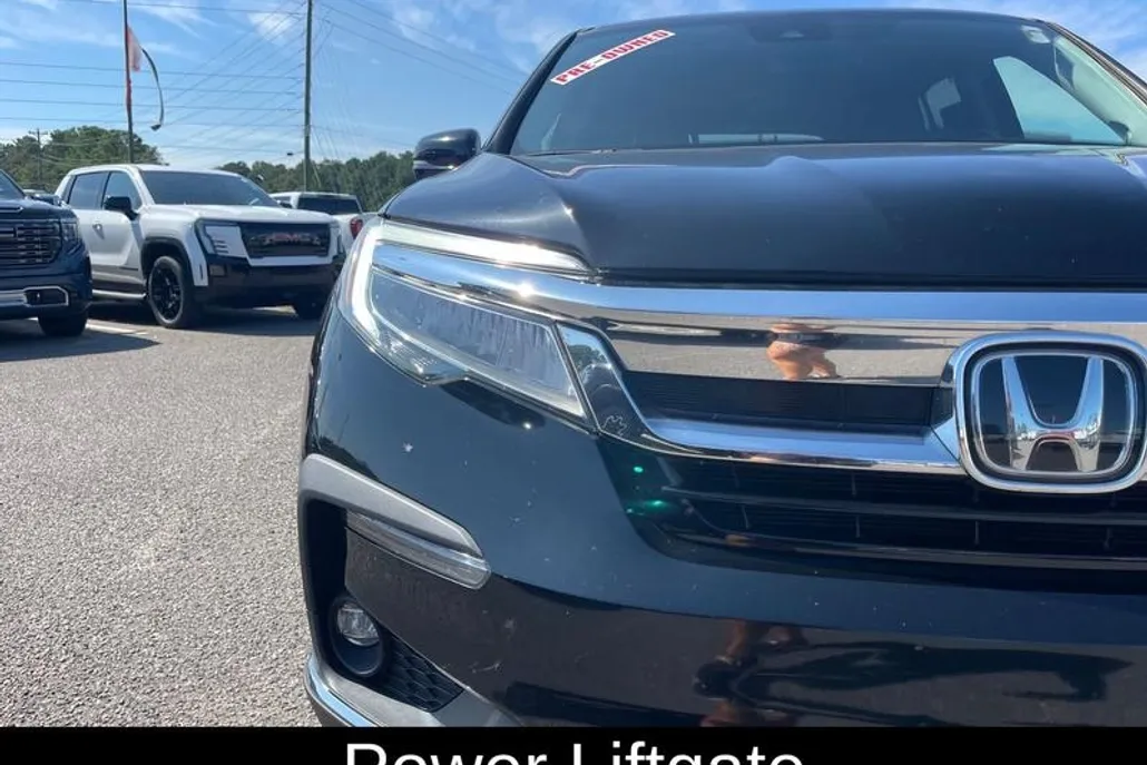 2022 Honda Pilot Touring photo 1