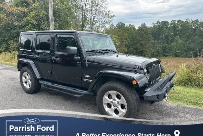 2013 Jeep Wrangler Unlimited Sahara photo 1