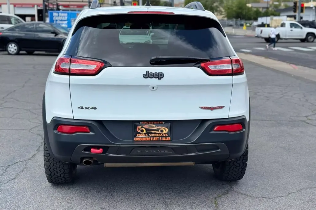 2017 Jeep Cherokee Trailhawk Sport photo 1
